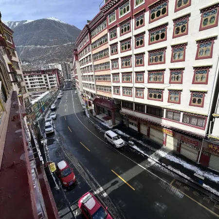 Fanxi Light Luxury Homestay (Kangding Love Song Square)