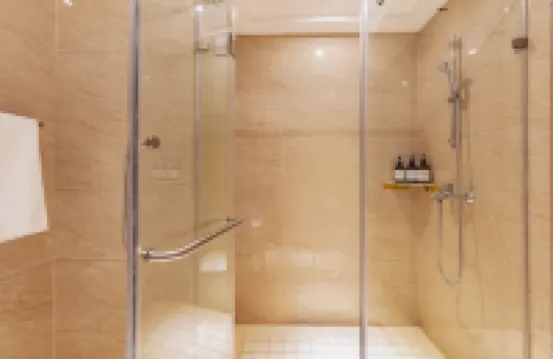 Wuhan Nanjing Garden S High-altitude Hotel (Hankou Railway Station Oceanwide CBD Branch)