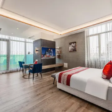 Ru Jia Aifee Hotel (Haikou Qilou Old Street Sun Moon Square Duty Free Shop)