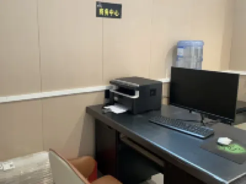 Huating Yunqi Hotel Hotels in Pingguo