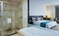Beihai Manhattan Hotel (High Speed Railway Station Golden Beach)