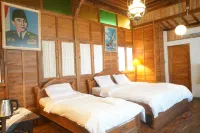 Villa Sarimbit Hotell i Suryodiningratan