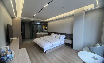 Xiaojin Jinx Hotel