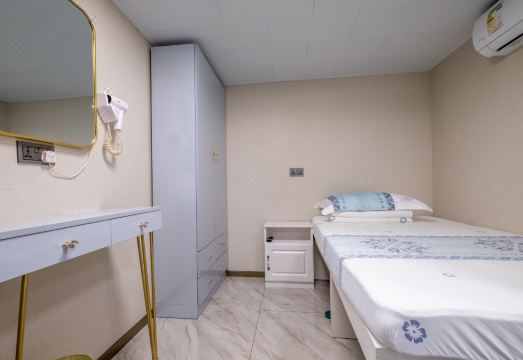 Spring Inn (TST Metro Store C2 EXIT)