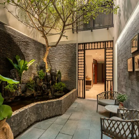 Le Parfum Apartment and Hotel Отели рядом с достопримечательностью «Центральный Цирк»