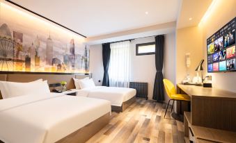 Guoshi Hotel (Dalian Donggang Business District Harbour Plaza Subway Station)