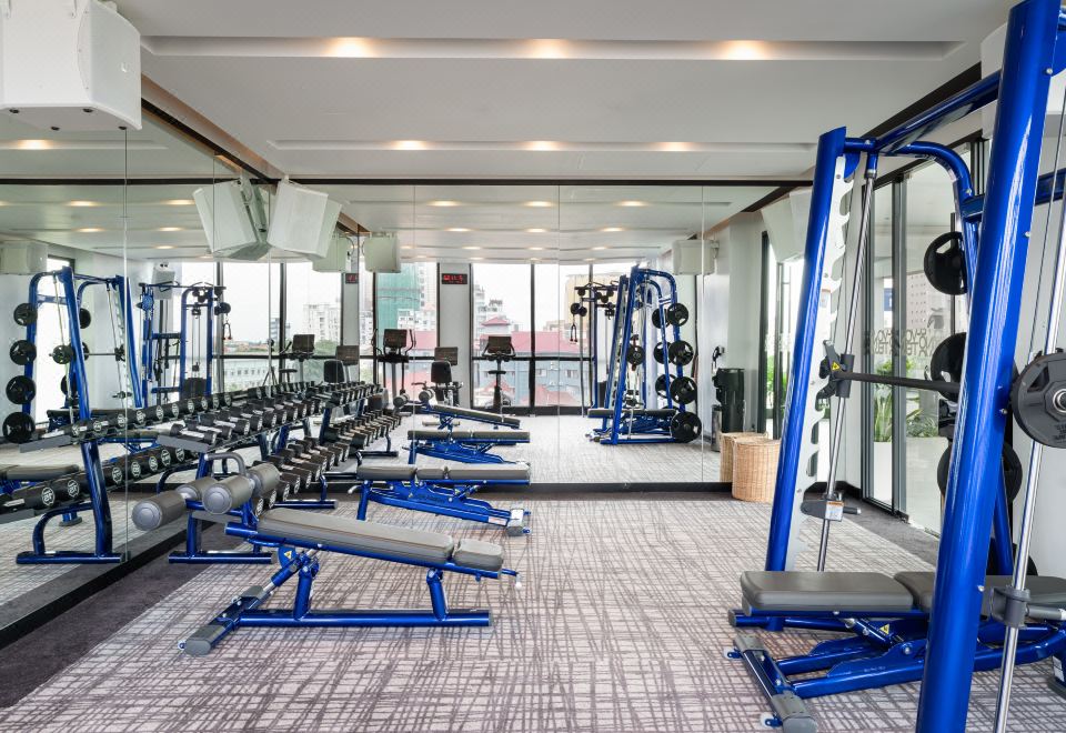 4. 노보텔 프놈 펜..