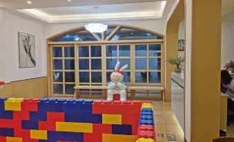 3. Zhuhai Y..