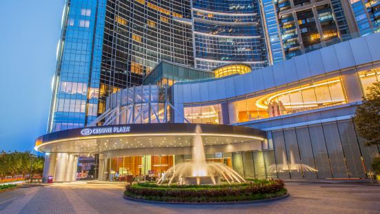 كراون بلازا ماكاو باي آيتش جي