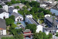 Qianyang Ancient City Changling Prefecture Hotels near Yiwan Ruiqi