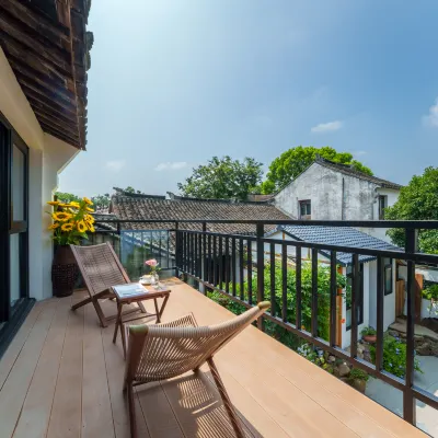 周莊丨臨溪・聽風・Light luxury・江南煙雨・古鎮・園林韻景・聽風小院 鄰近周莊古鎮景區-太平橋的酒店