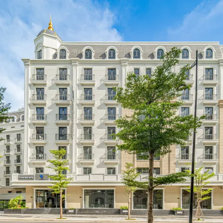 TK Phu Quoc Hotel - Grand World Phu Quoc Отели рядом с достопримечательностью «Van beach»