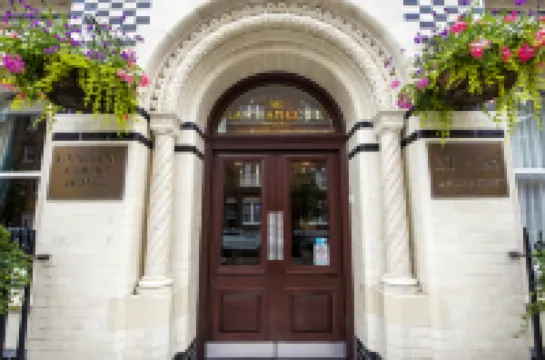 Gem Langham Court Hotel Отели рядом с достопримечательностью «Сент-Джеймс»