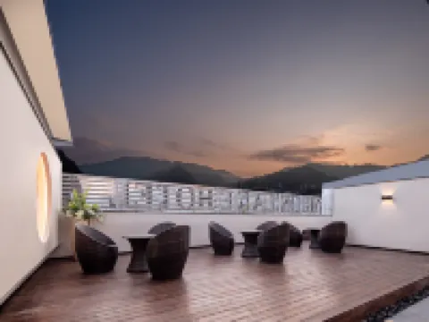 Moon Lake Hotel Hotels in Leye