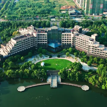 Sunstone Plaza Hotel