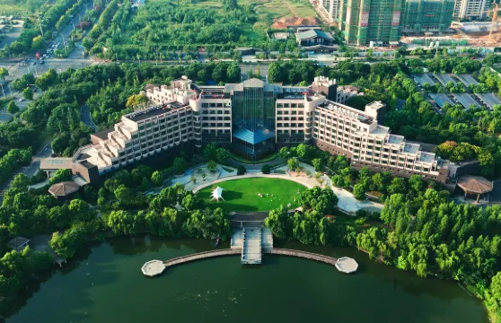 六安曙光鉑尊酒店