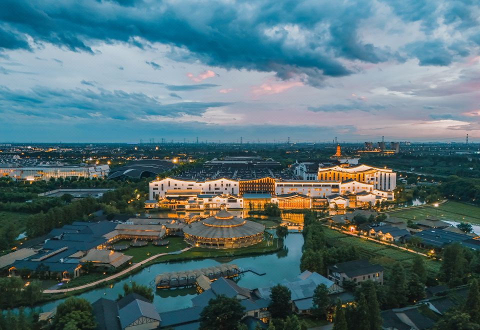 Arcadia Village HotelHotel Overview