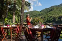 The Luang Say Lodge Hotels near PWT