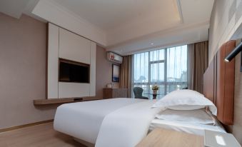 Unitour Hotel (Guilin Jinshan Square Lingui Pedestrian Street)