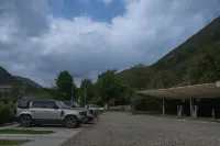Trip.com Group Country Retreats (Liuba Qinling No.1 Joint Resort) - parking