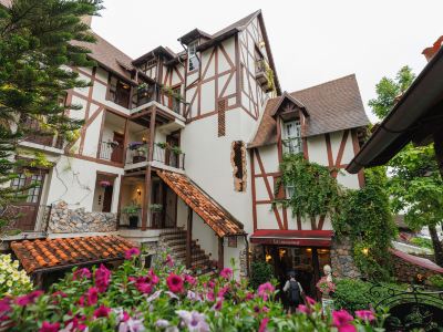 Le Charcoa Hotel
