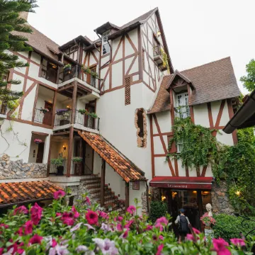 Le Charcoa Hotel