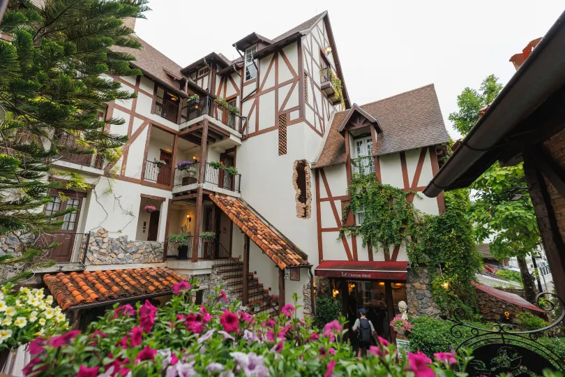 Le Charcoa Hotel