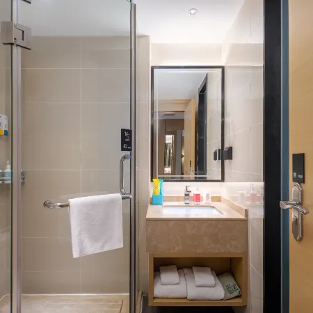 City Comfort Inn Hotel (Dongfang Donghai Road Municipal Government)