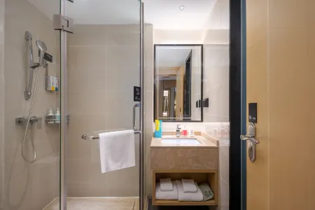 City Comfort Inn Hotel (Dongfang Donghai Road Municipal Government) Отели рядом с достопримечательностью «Dongfang Museum»