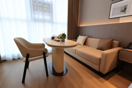 International Hotel (Dongying Shengli Oil Field Central Hospital Jinnan Road Yinzuo Shopping Mall) Отели рядом со станцией Dongying Railway Station