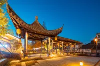 Floral Lux Hotel · Pomegranate Hotel