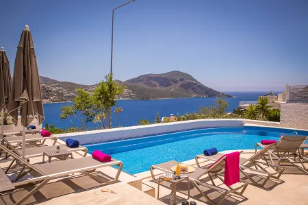 Kalkan Saray Suites Hotel Отели рядом с достопримечательностью «Kaputas Beach»
