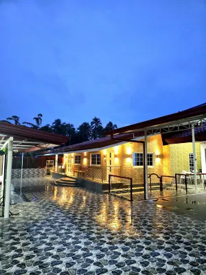 Jenessa's Bedsite, House, 90 m², AC, Wifi, Netflix  호텔