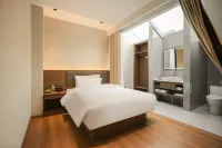 Mile Shiyue Boya Hot Spring Hotel ((Huquan Ecological Garden Huquan Banshan Hot Spring Shop))