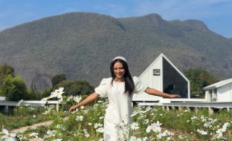 Paradise Resort & Cafe
