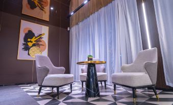 Homeinn Plus Hotel (Tai'an Taishan Street Xuri Building Guangcai)