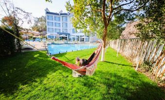 Guanxun Light Luxury Resort (Qiandao Lake Scenic Area Store)
