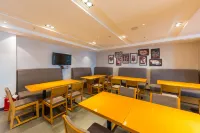 Heyi Hotel (Xining Daxin Street Night Market Central Square Branch) - 3-Star