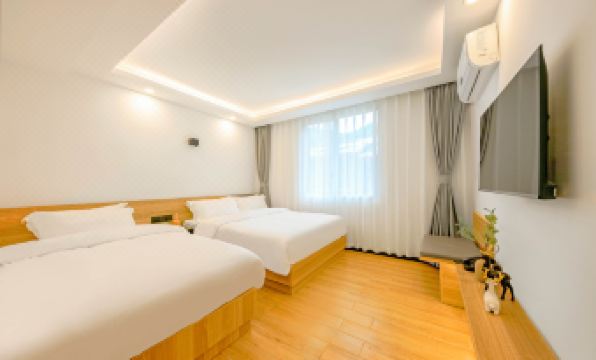 24 Degree Jian Hotel (Jiuzhaigou Visitor Center)