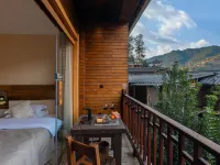 Xijiang Wants to stay in  Light Luxury Hotel (Observation Deck Branch) Hotels in Leishan