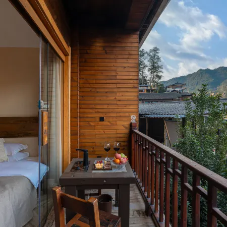 Xijiang Wants to stay in  Light Luxury Hotel (Observation Deck Branch)