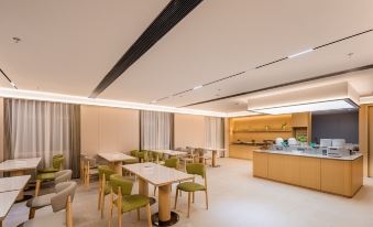 Renaissance Hotel(Fuyuan Plaz)