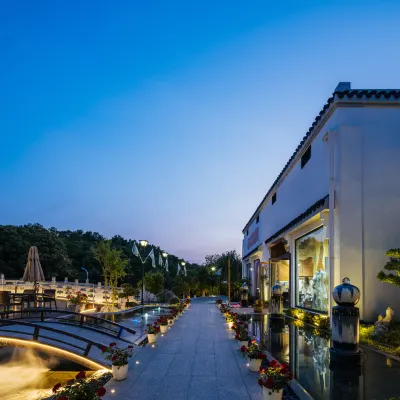 Floral Lux Hotel Niushou Yinlan Guesthouse Nanjing Niushoushan Hotels near Jinling Xiaocheng