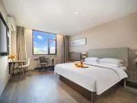 Walnut Talk Hotel (Liaocheng Ancient city on water Lake Scenic Area City People's Hospital Branch)