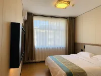 Chengde Fenghuang Hotel (Yingshouyingzi Station)