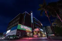 Platinum Holiday Hotel Отели рядом с достопримечательностью «Впереди горный хребет»