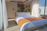 X-Capsule Lodge at Xiangcheng Ice Camp