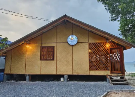 Koh Jum Family Homestay Отели в г. Остров Джам