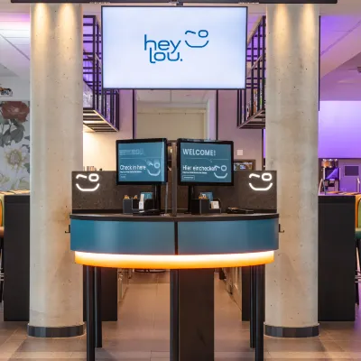 卡爾斯魯厄展覽中心Hey Lou酒店 鄰近藝術與媒體中心的酒店