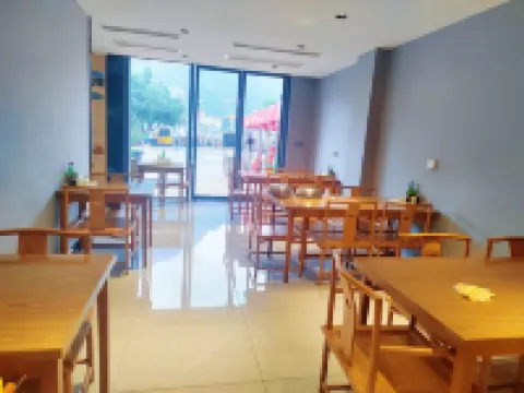 Man Yue Miao Xiang Hotel Hotels in Pengshui County